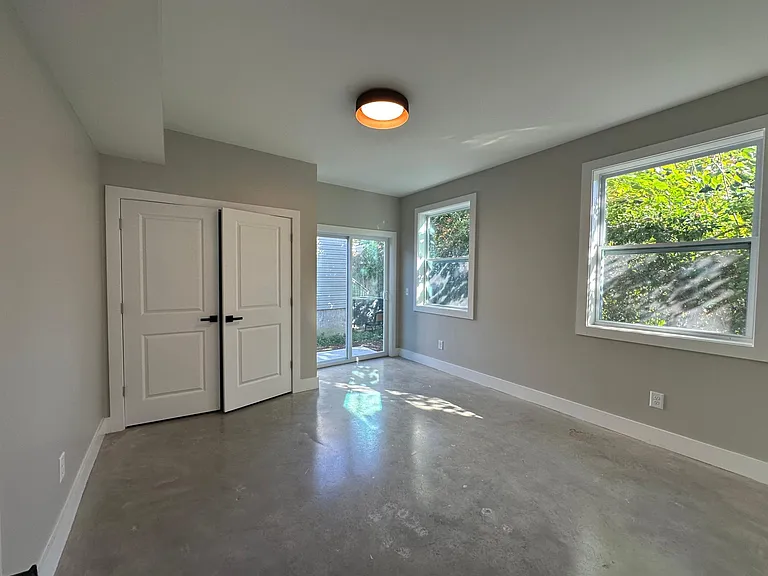 1223 S 2nd St — Photo 15