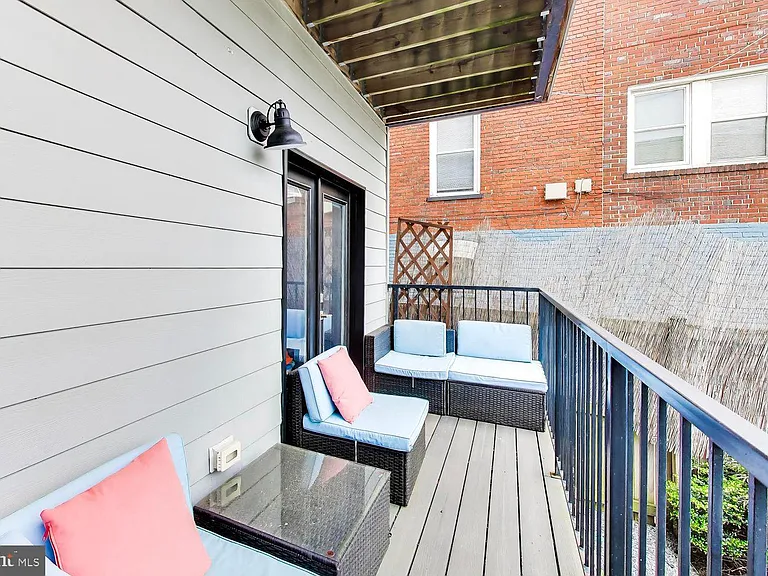 310 V St NE #1 — Photo 12