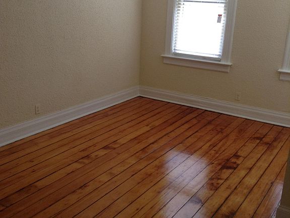 Living Room, 9 foot ceilings throughout