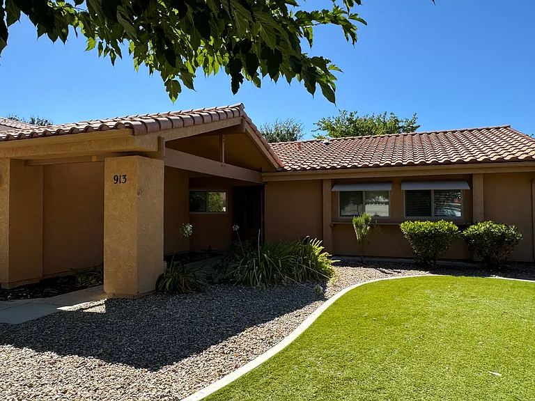 913 Spyglass Ct — Photo 2