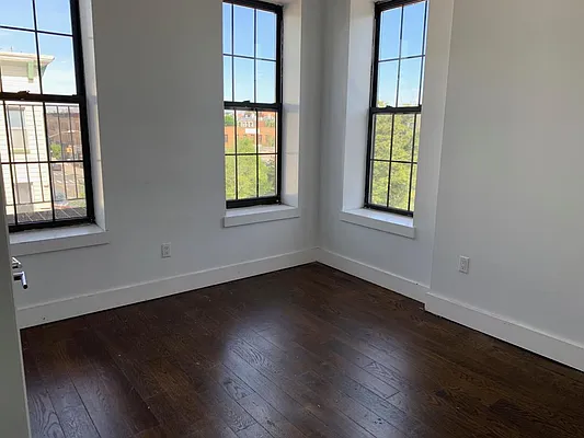 Rented by Premier Metro Realty Corp | media 40