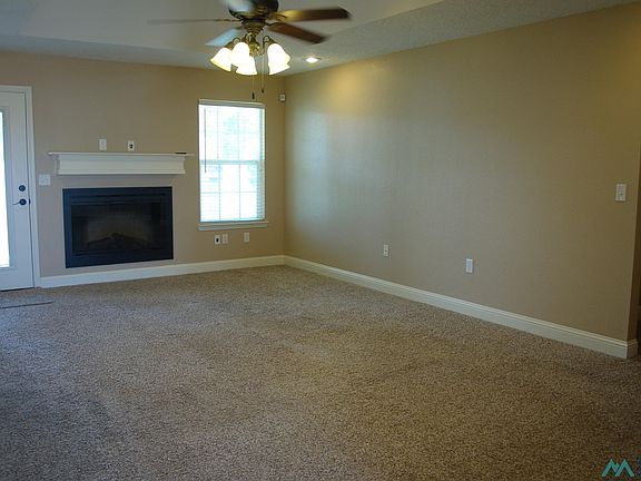3rd image of 406 E University