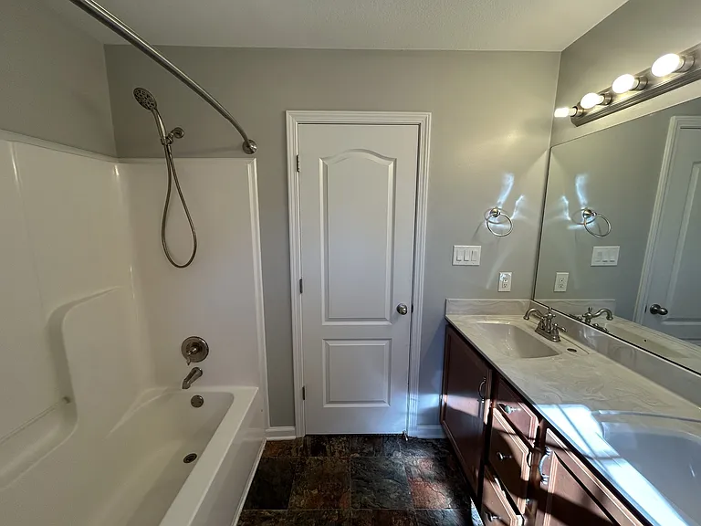 1340 Loren Cir — Photo 16
