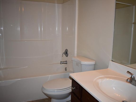 3rd image of 665 Scenic Creek Dr