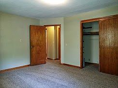 4th image of 301 E Schley St