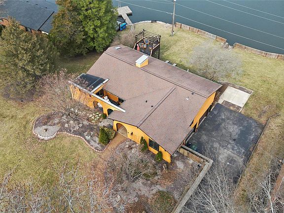 5th image of 1709 Saint Andrews Dr