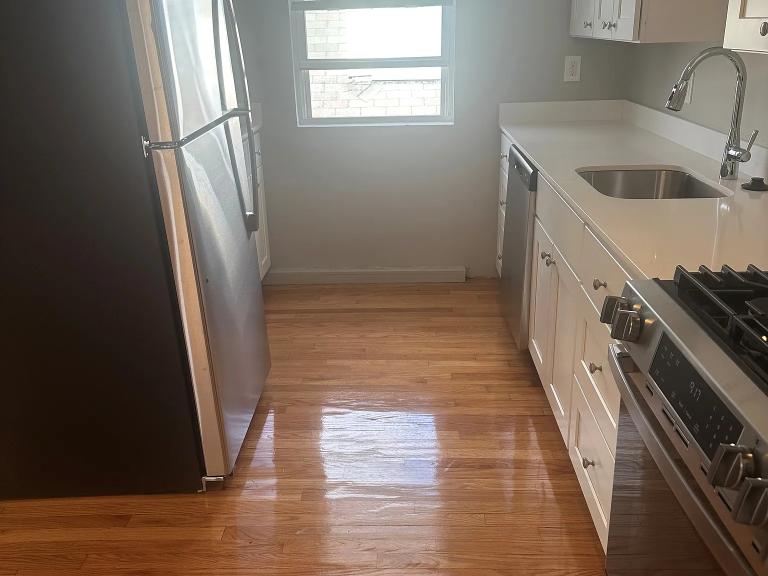 4 bed, 2.0 bath, $3,744 — Photo 2