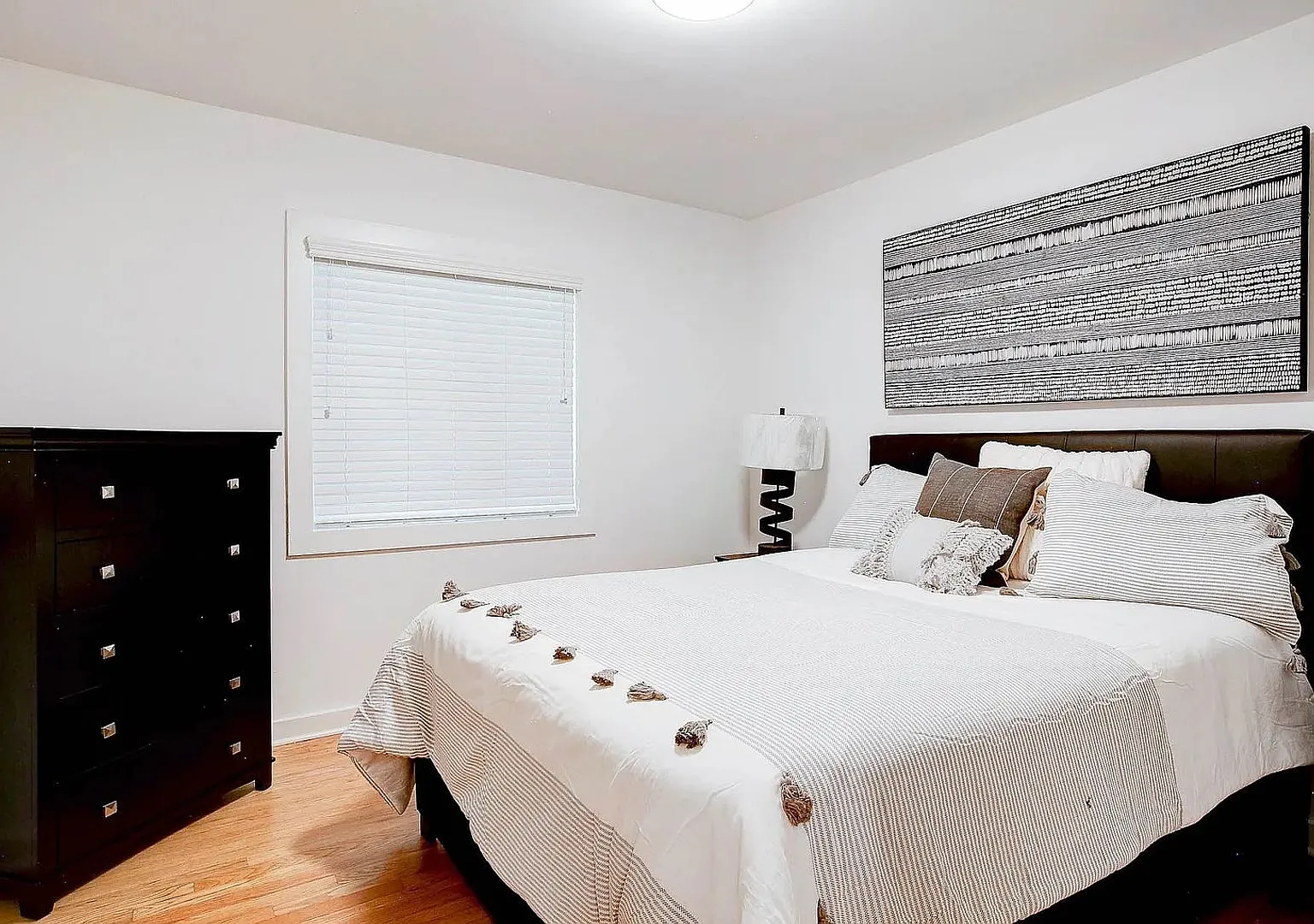 Room in 4 Bedroom Home in Smyrna — Photo 3