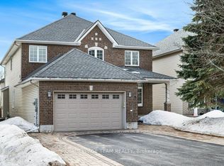 8 Thunderbird Cres, Ottawa, ON K2M2V7