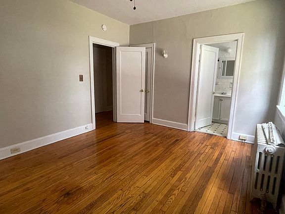 4th image of 813 Ferdinand Ave SW APT 1