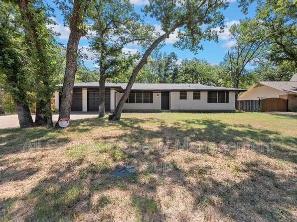 1444 Cimarron Trl, Hurst, TX 76053