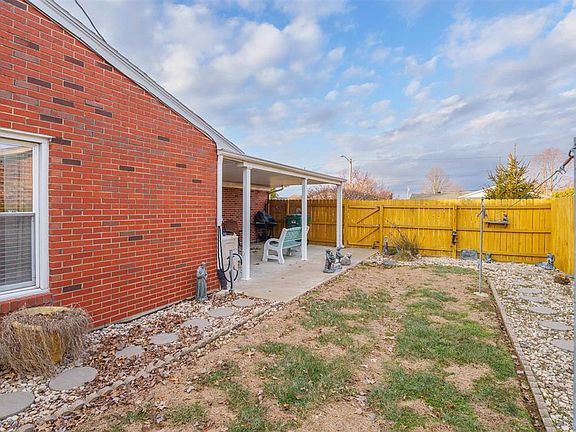 5th image of 2601 Meridian Ct