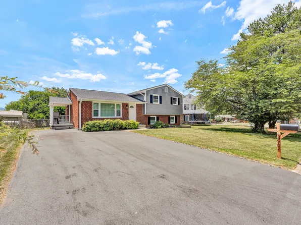4962 Lantern St, Roanoke, VA 24019
