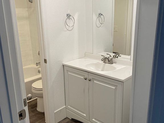 4th image of 1622 W 7th Ave APT 304