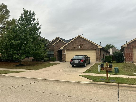 2nd image of 1725 Castle Creek Dr