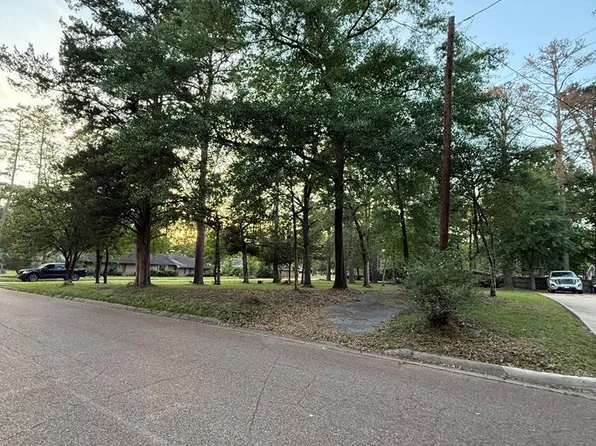 1218 Wildbriar Dr, Lufkin, TX 75904