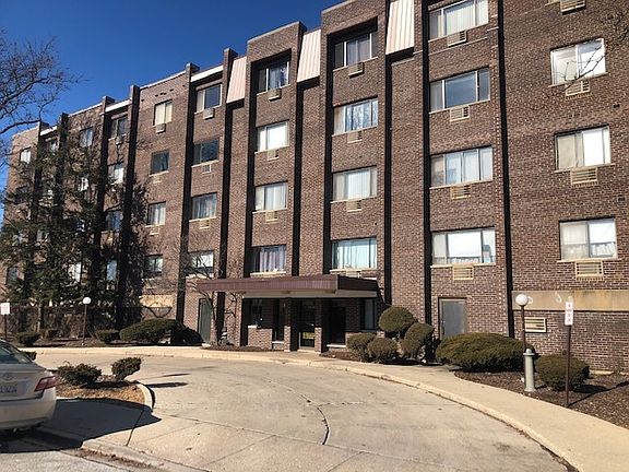 2nd image of 8444 W Wilson Ave Unit 409