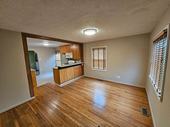 5th image of 568 E Hudson Ave