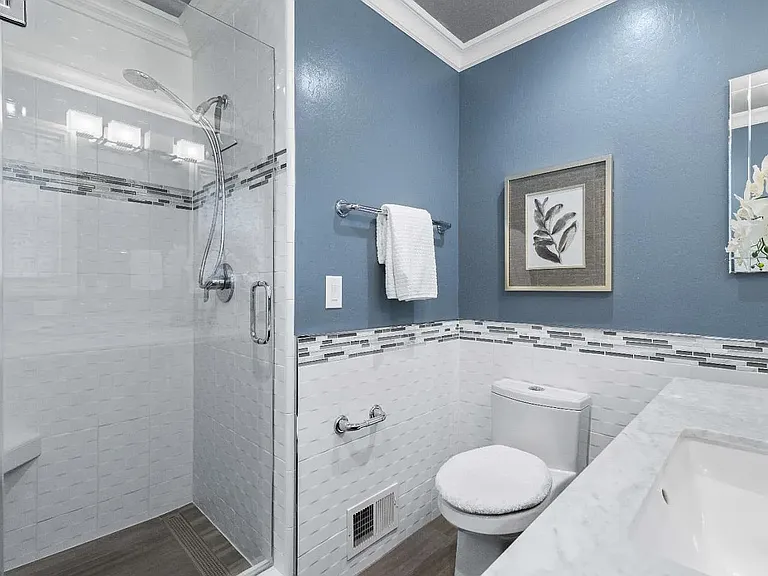 6410 Camden Ave — Photo 17