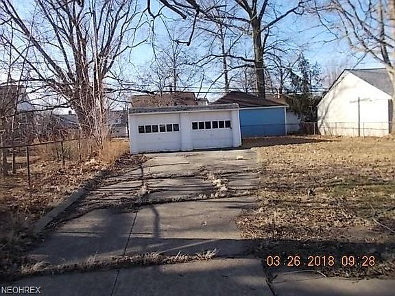4th image of 19026 Locherie Ave