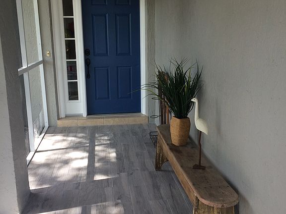 2nd image of 1332 Lucaya Ave