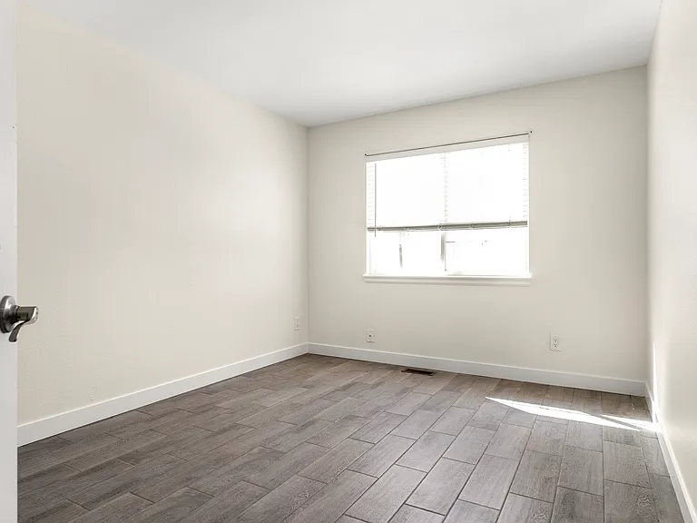 7446 S Memphis St — Photo 21