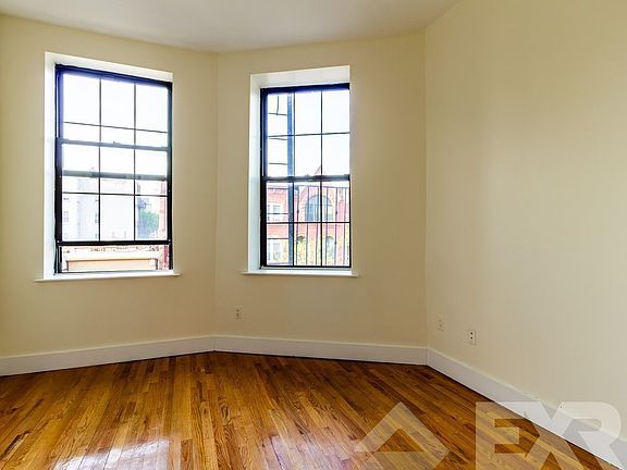 2nd image of 654 Park Pl #203