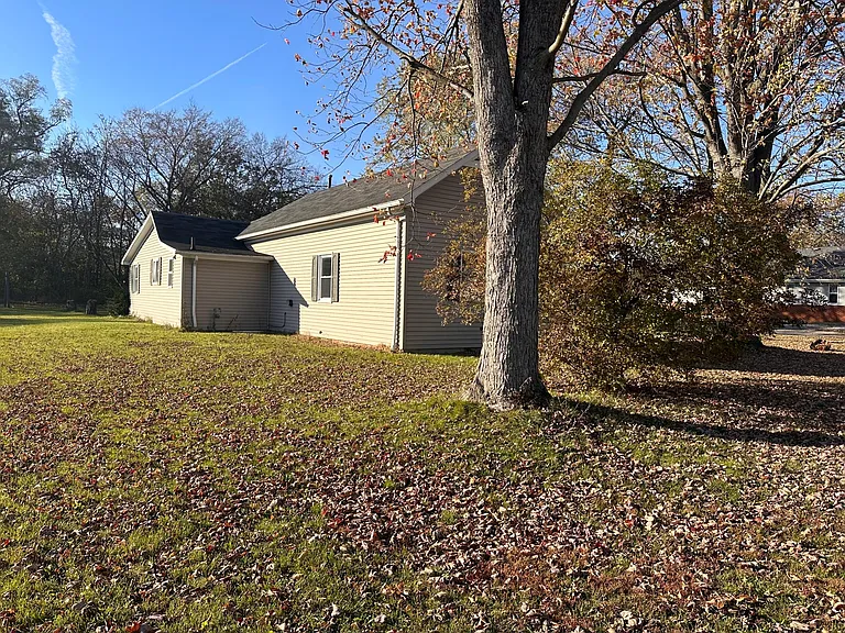 308 Wayne St — Photo 16