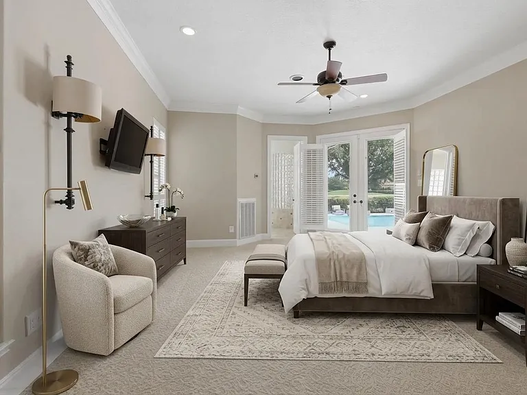 3315 Riviera Dr — Photo 22