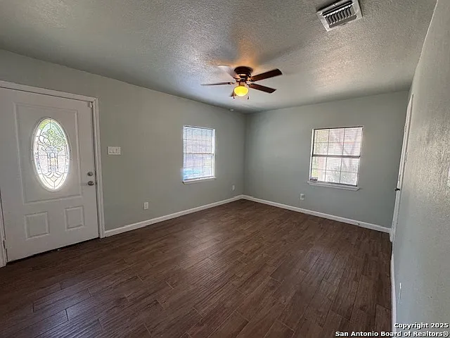 1067 Rayburn Dr — Photo 12