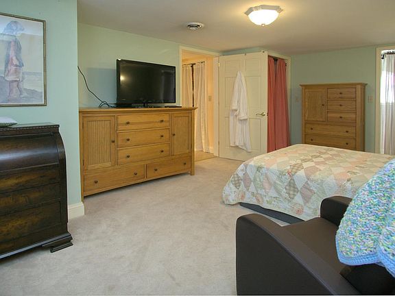 5th image of 803 Winifred Rd #2