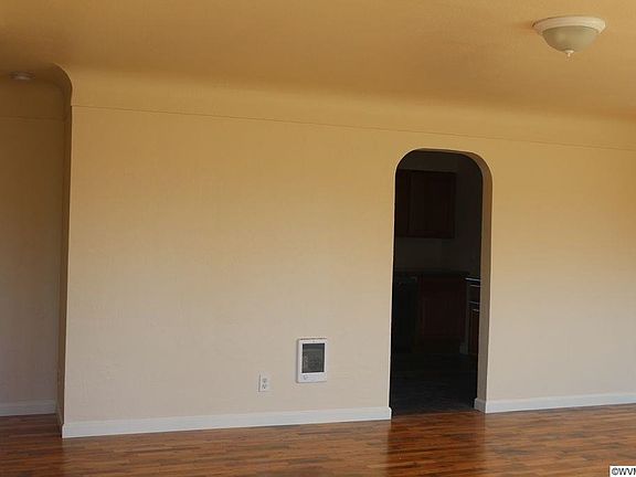 2nd image of 1235 Queen Ave SE