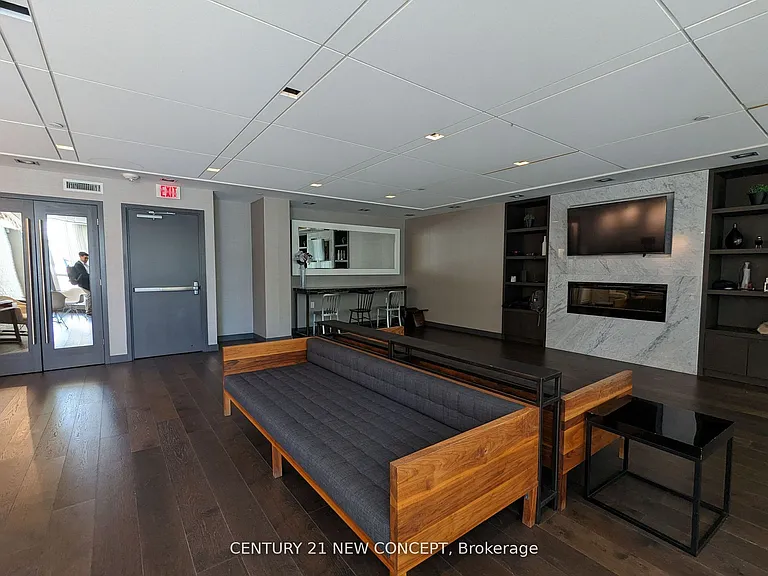 210 Simcoe St #613 — Photo 7