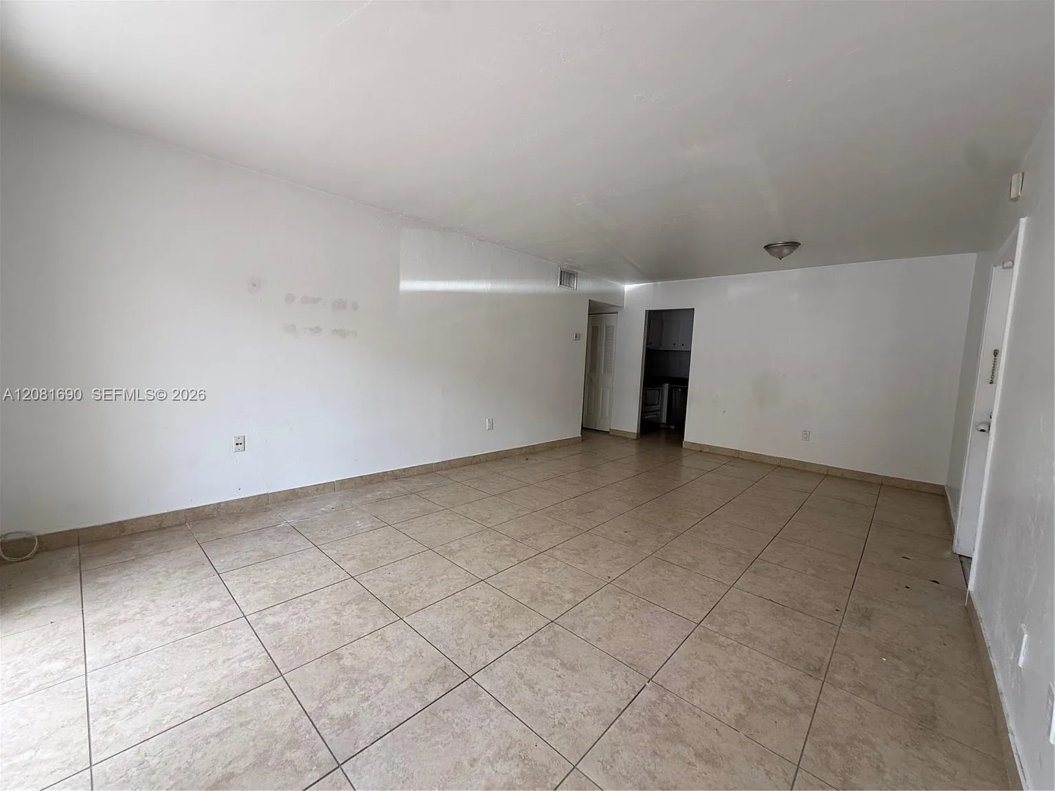 Venetian Palms Condo — Photo 3