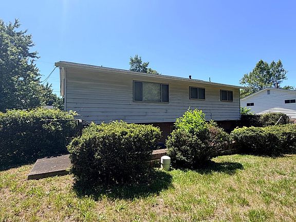 4th image of 6000 Ladd Rd