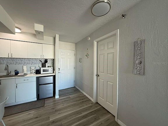 4th image of 800 N ATLANTIC AVENUE #420
