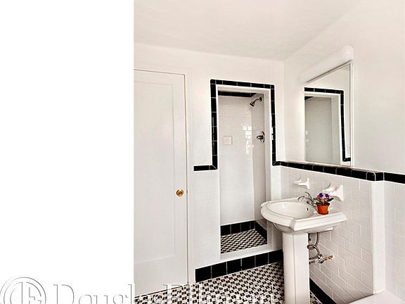 4th image of 415 W 23rd St APT 10AB