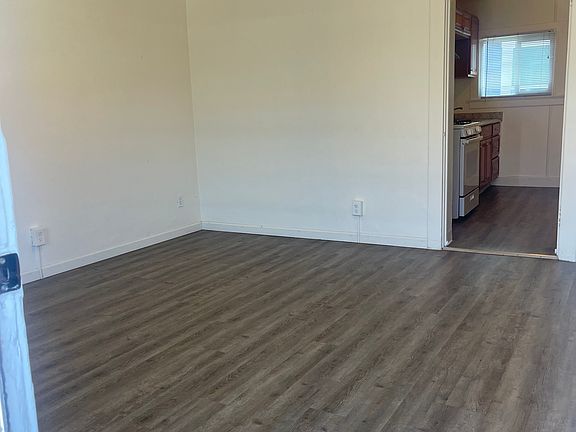 3rd image of 221 Raymond St APT 6