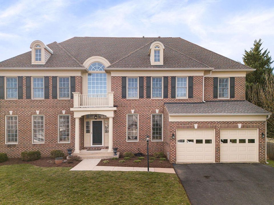 1st image of 21954 Hyde Park Dr