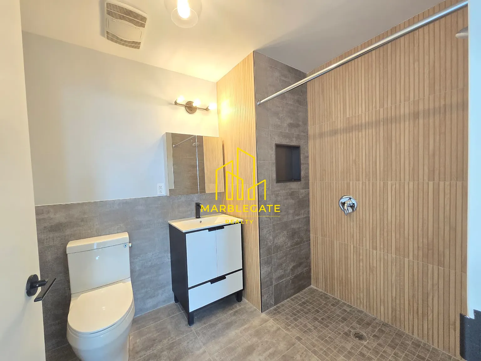 Studio, 550 sqft, $1,800 — Photo 4