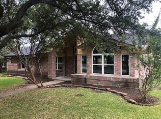 1300 Huntington Dr, Mesquite, TX 75149