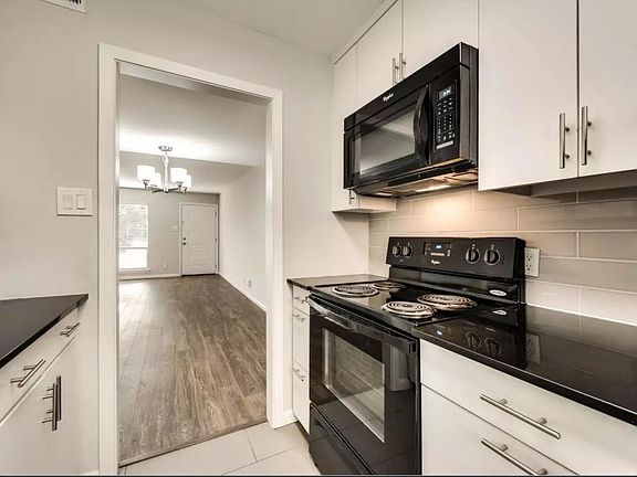 4th image of 4330 Bowser Ave #104