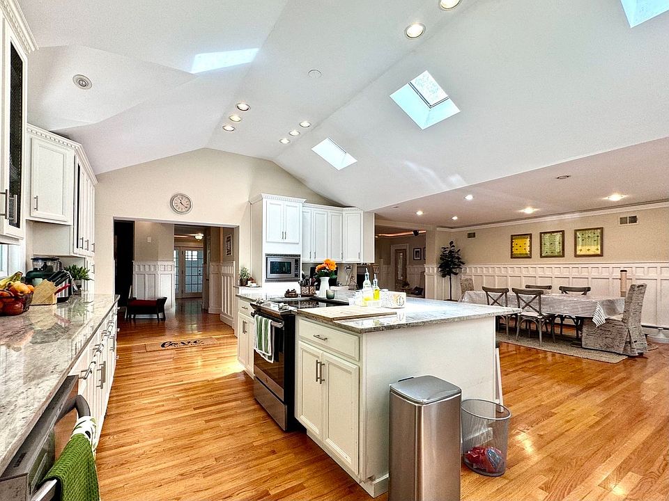 1st image of 27 Gammons Rd #1