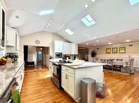 27 Gammons Rd, Waban, MA