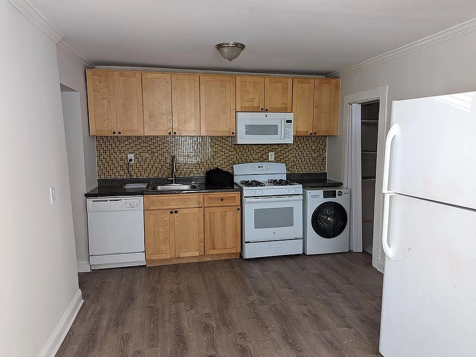 1st image of 69 Vineyard Ave Floor 1