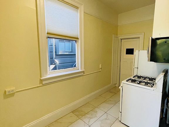 5th image of 2908 Folsom St #3