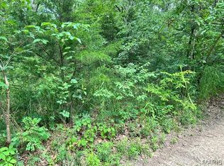 526 Tarkio Dr, Iron Mountain, MO 63624