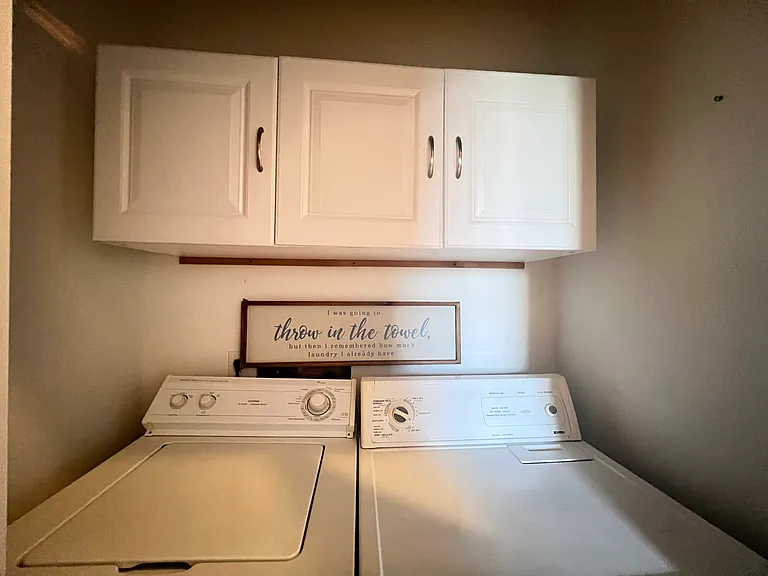 2407 N Capitol Ave #1 — Photo 16