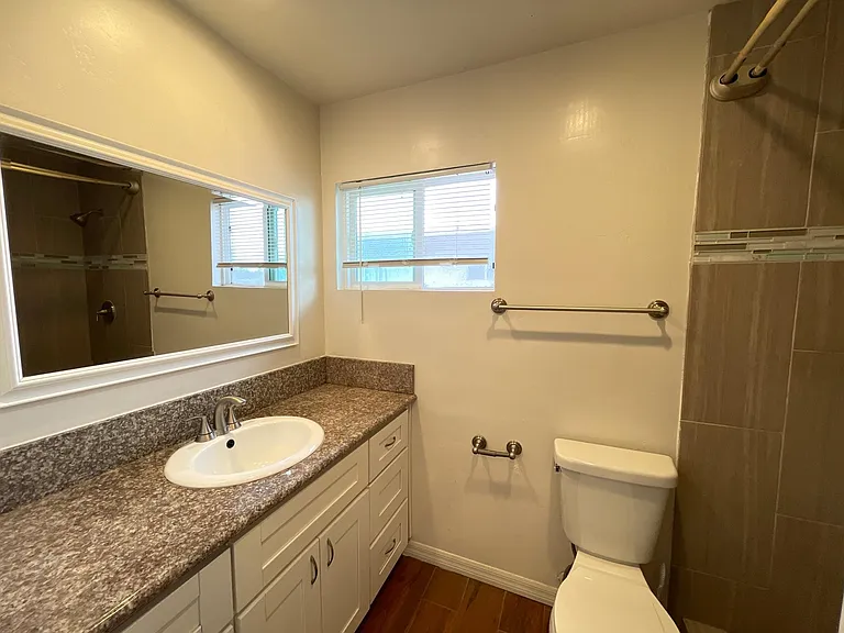 422 Grand Ave #A — Photo 25