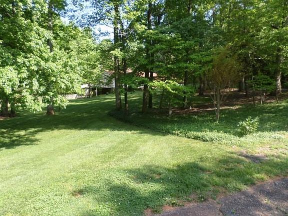 3rd image of 205 Merrywood Dr